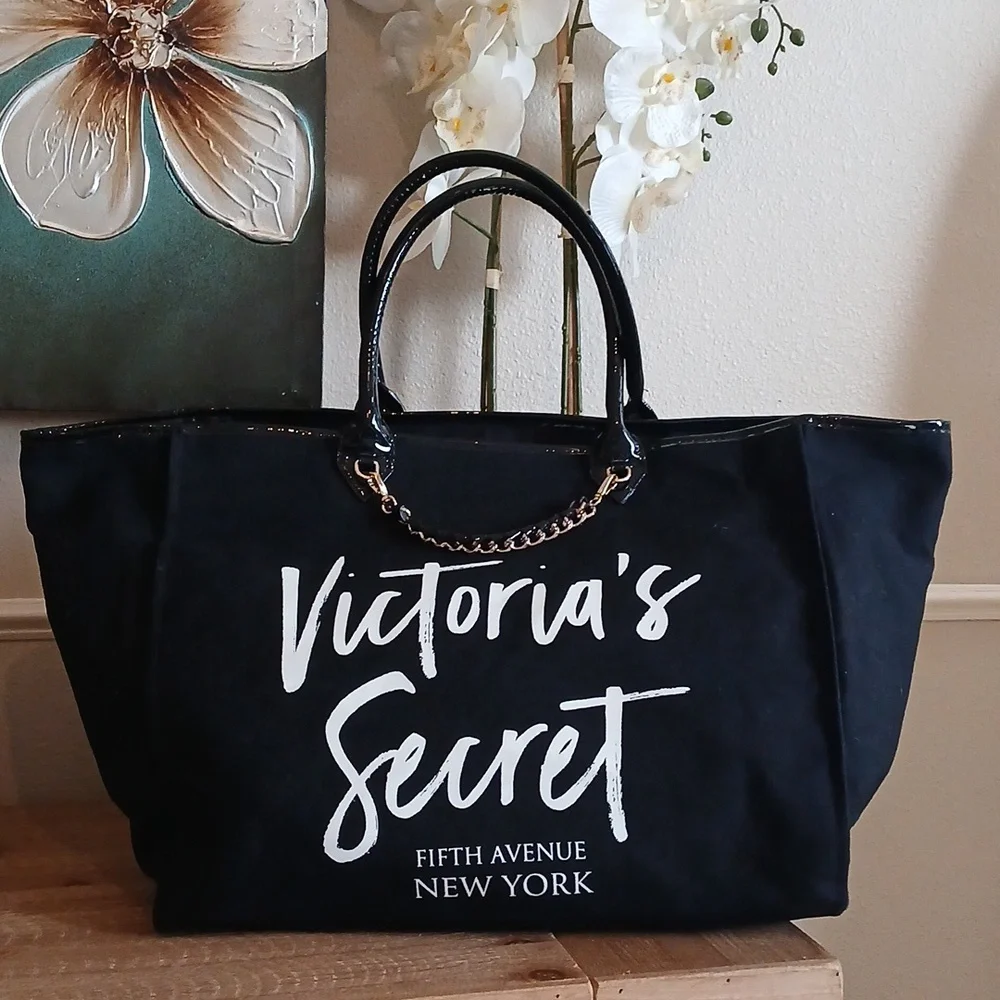 Victoria's Secret Large Fifth Avenue New York Weekender Tote Bag - Picture 1 of 17